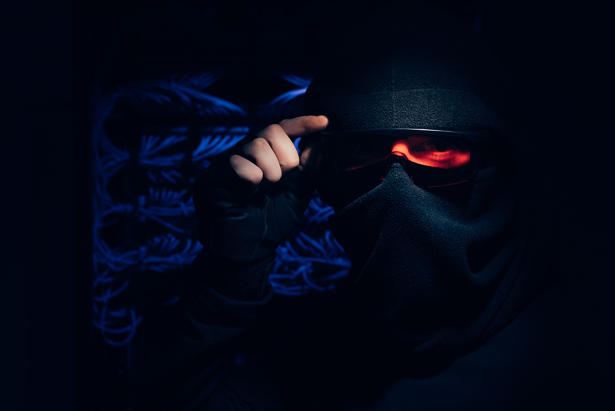 Being Scammed? Protect Yourself With These 5 Tips 1 5 tips to protect yourself from being scammed